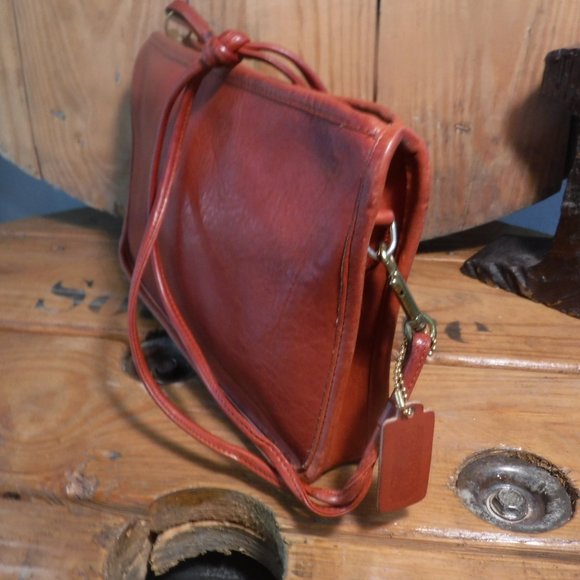 Vintage Coach NYC Basic Bag/Zippered Clutch №9455 in Rust - Picture 5 of 11